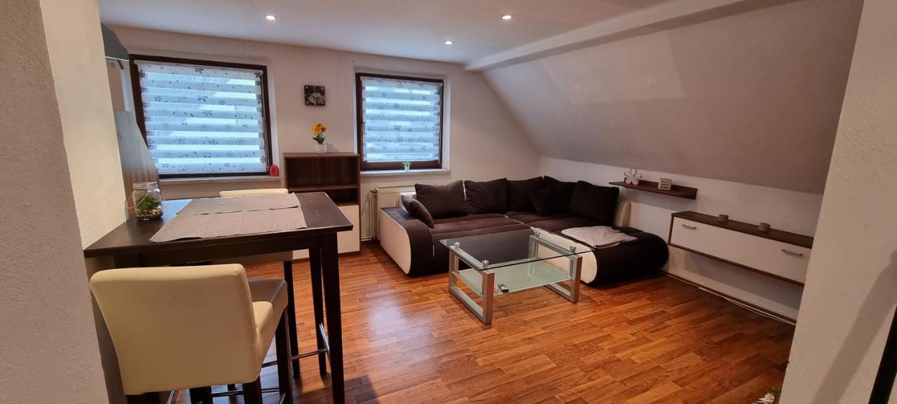 Suesse Kleine Ferienwohnung ピルナ エクステリア 写真